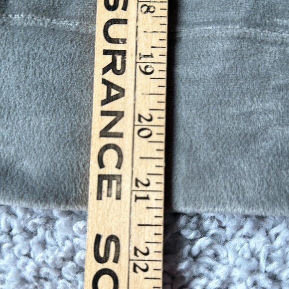 Michigan Wolverines Women’s Sweatshirt Size Small - Picture 6 of 6